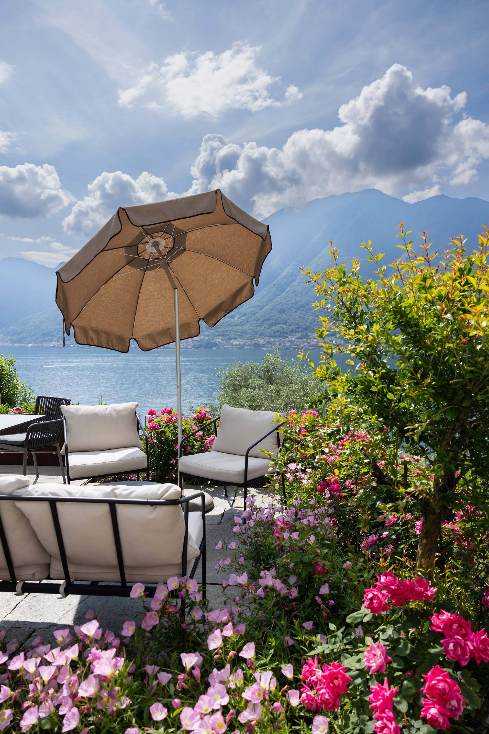 villa-clementina-cucina-bio-km0-fiori-lago